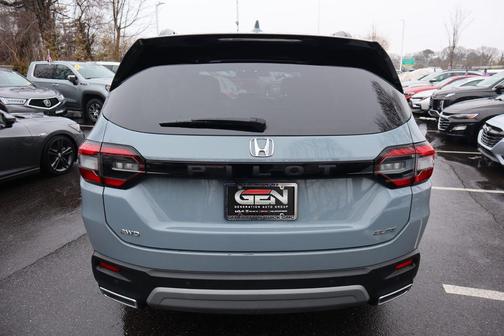 2023 Honda Pilot AWD Elite