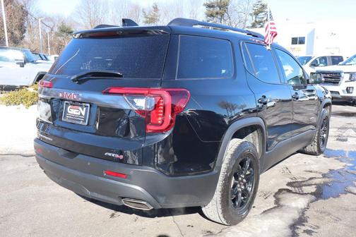 2023 GMC Acadia AWD AT4
