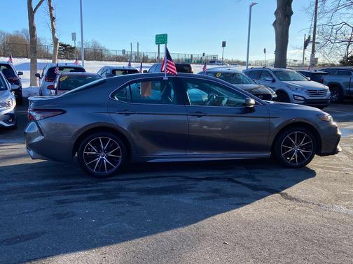 2024 Toyota Camry SE