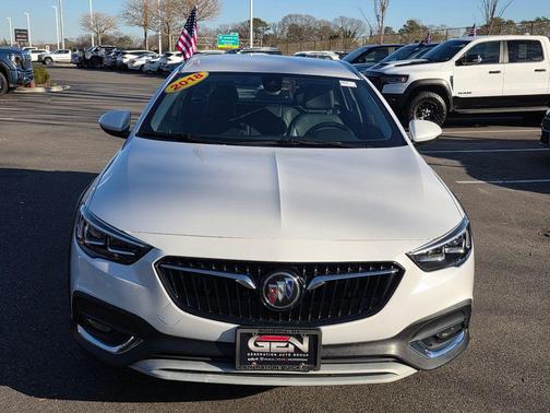 2018 Buick Regal TourX Essence