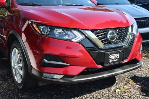 2022 Nissan Rogue Sport SV