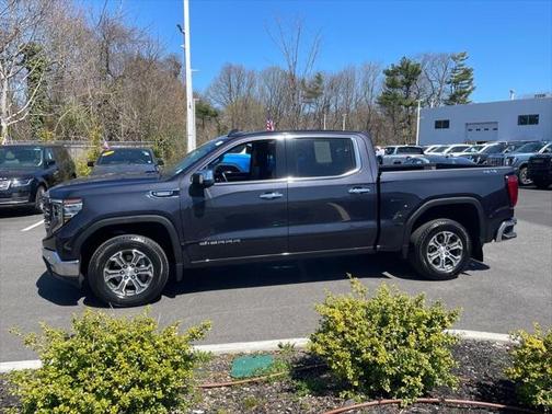 2022 GMC Sierra 1500 SLT