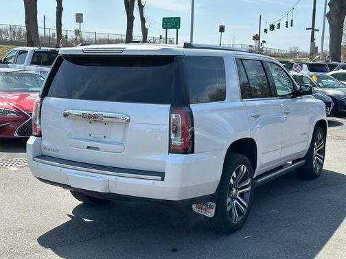 White Frost Tricoat 2018 GMC Yukon Denali