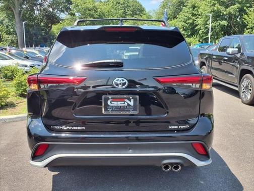 2022 Toyota Highlander XSE