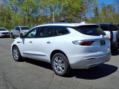 2022 Buick Enclave AWD Essence