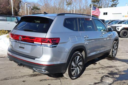 2025 Volkswagen Atlas 2.0T SE w/Technology