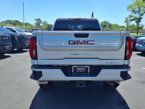 2023 GMC Sierra 2500 Denali