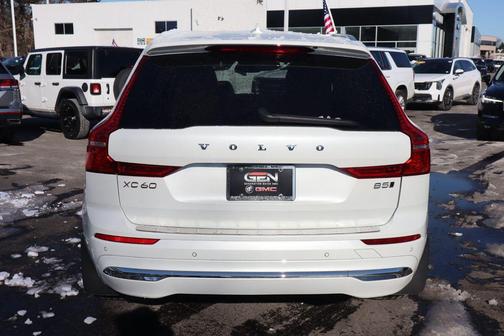 2022 Volvo XC60 B5 Inscription