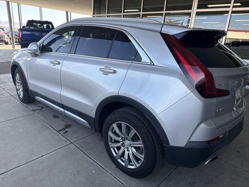Radiant Silver Metallic 2020 Cadillac XT4 Premium Luxury
