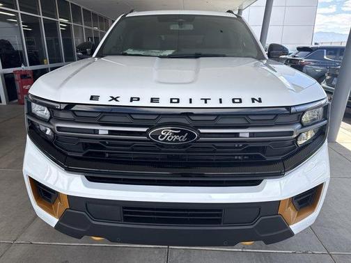 Oxford White 2026 Ford Expedition Tremor