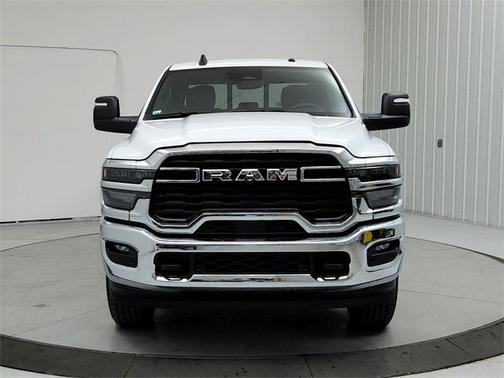 2025 RAM 2500 Tradesman Crew Cab 4x4 6'4' Box