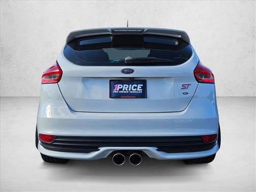 2017 Ford Focus ST 
