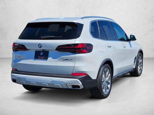 Mineral White Metallic 2026 BMW X5 xDrive40i
