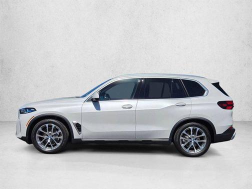 Mineral White Metallic 2026 BMW X5 xDrive40i