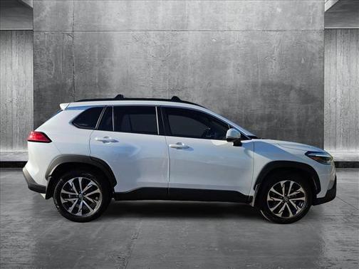 2022 Toyota Corolla Cross XLE