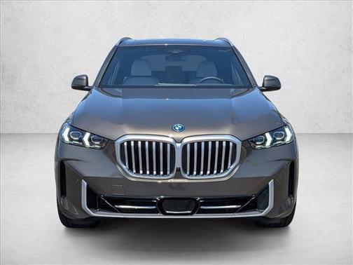 Manhattan Green Metallic 2026 BMW X5 PHEV xDrive50e