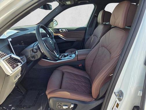 Mineral White Metallic 2026 BMW X5 sDrive40i