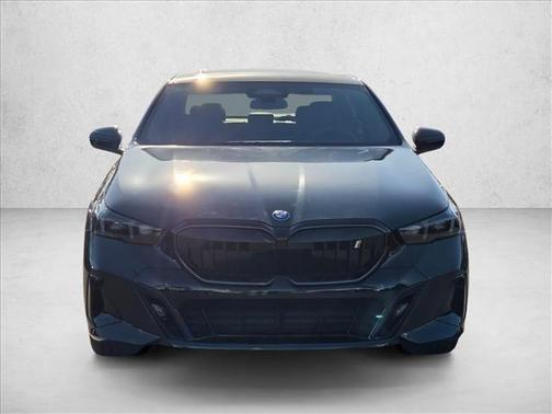 Black Sapphire Metallic 2026 BMW i5 xDrive40
