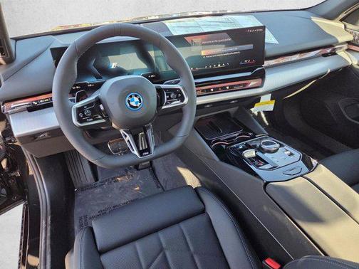 Black Sapphire Metallic 2026 BMW i5 xDrive40