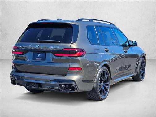 Manhattan Green Metallic 2026 BMW X7 M60i