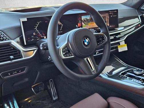 Manhattan Green Metallic 2026 BMW X7 M60i