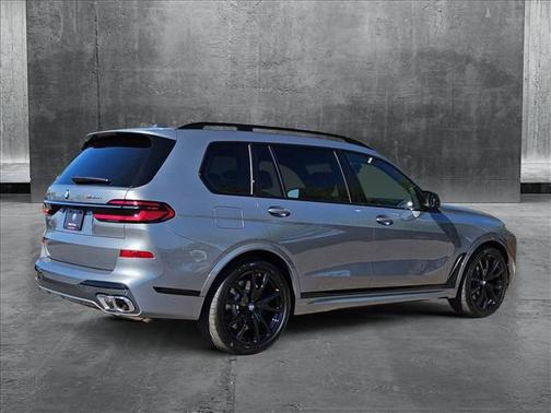 2026 BMW X7 M60i