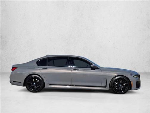 2022 BMW 740 i
