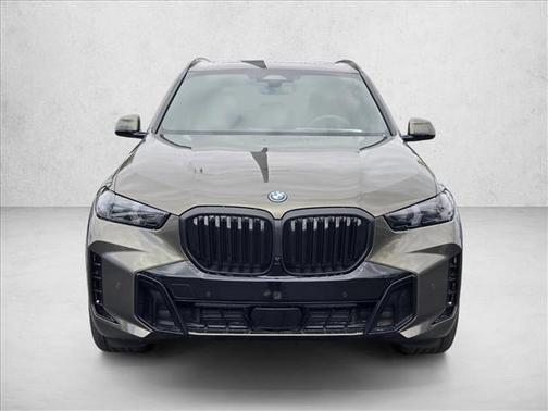 Manhattan Green Metallic 2026 BMW X5 PHEV xDrive50e