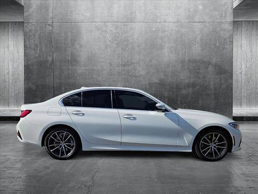 2022 BMW 330 330i