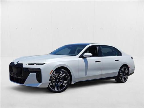 2025 BMW 740 i