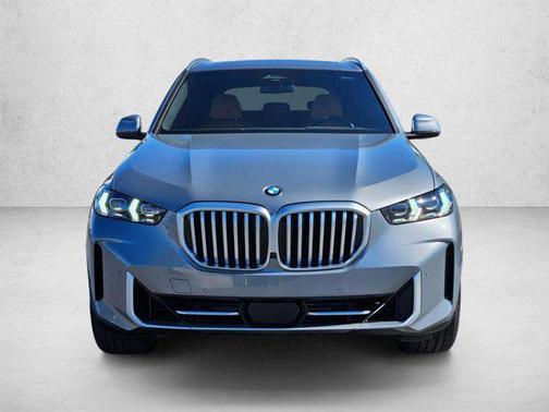 Skyscraper Grey Metallic 2026 BMW X5 sDrive40i