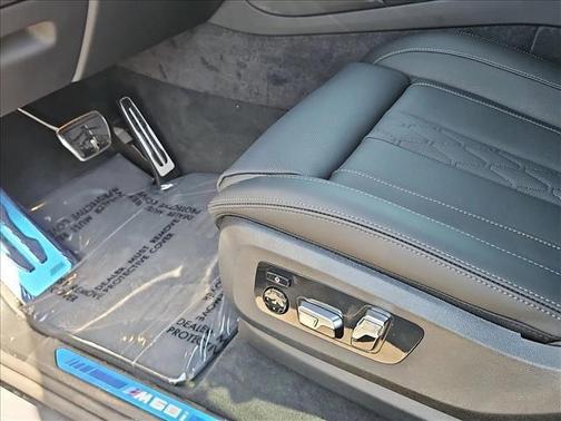 Dravit Grey Metallic 2027 BMW X6 M60i