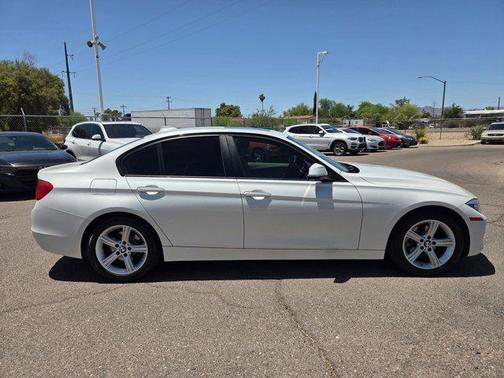 Mineral White Metallic 2015 BMW 320 i