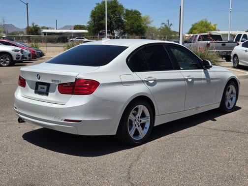Mineral White Metallic 2015 BMW 320 i