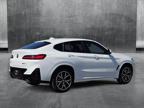 2025 BMW X4 xDrive30i