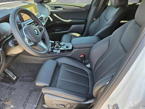 2025 BMW X4 xDrive30i