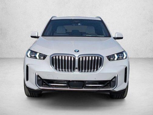 Mineral White Metallic 2026 BMW X5 xDrive40i
