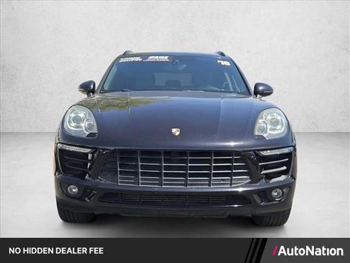 Jet Black Metallic 2018 Porsche Macan Macan