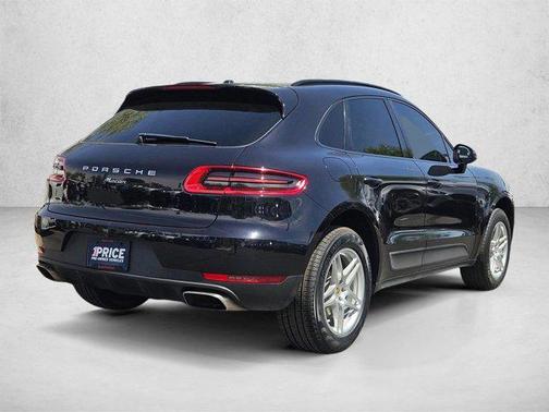 Jet Black Metallic 2018 Porsche Macan Macan
