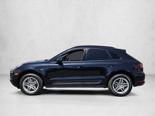 Jet Black Metallic 2018 Porsche Macan Macan