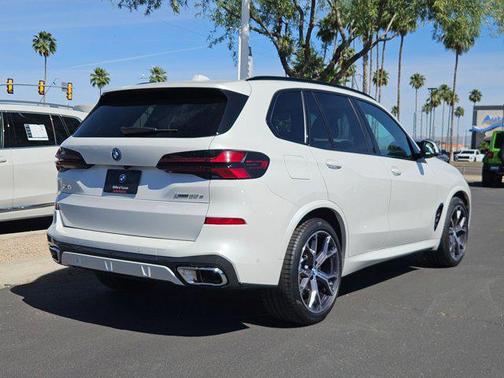 Mineral White Metallic 2025 BMW X5 PHEV xDrive50e