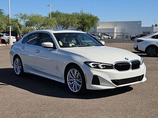 Alpine White 2024 BMW 330e 330e