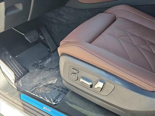 Mineral White Metallic 2026 BMW X5 PHEV xDrive50e