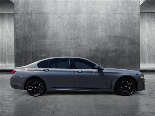 2022 BMW 750 i xDrive