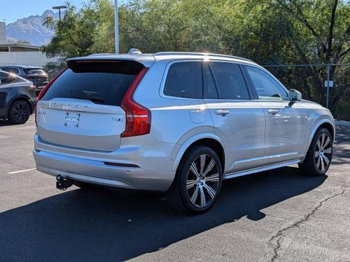 Bright Silver Metallic 2022 Volvo XC90 T6 Inscription
