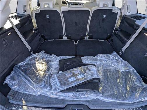 Bright Silver Metallic 2022 Volvo XC90 T6 Inscription