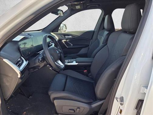 Mineral White Metallic 2026 BMW X1 xDrive28i