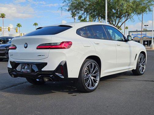 2025 BMW X4 xDrive30i