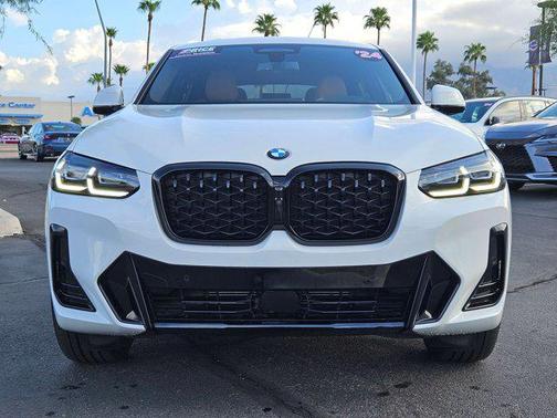 2025 BMW X4 xDrive30i