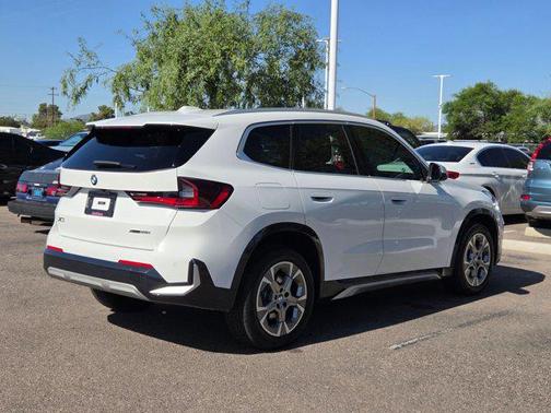 Alpine White 2023 BMW X1 xDrive28i